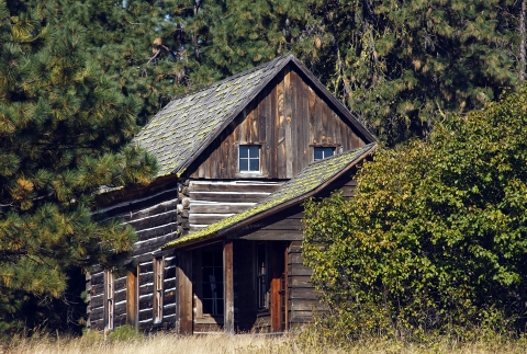 Whitcomb-Cole Hewn Log House