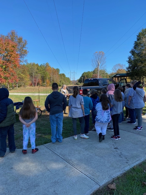 School groups tour Wolf Creek National Fish Hatchery