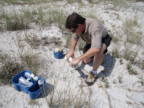 Photo of Bill Lynn, a biologist with the U.S. Fish and Wildlife Service