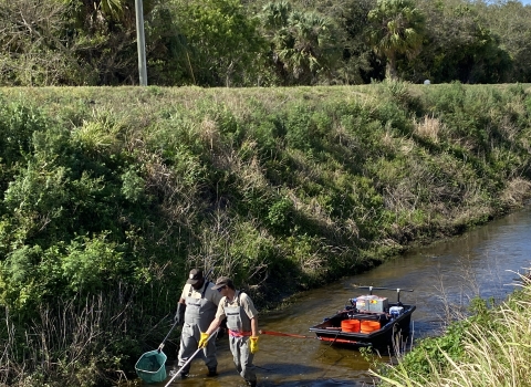 Peninsular Florida FWCO Fish Biologists testing new electrofishing barge