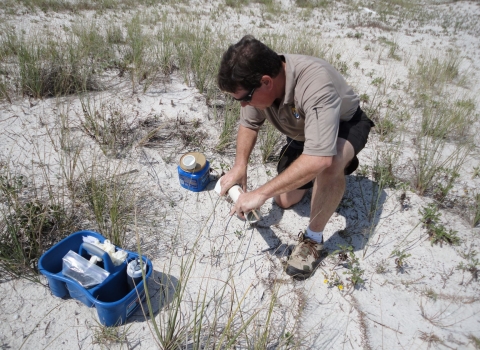 Photo of Bill Lynn, a biologist with the U.S. Fish and Wildlife Service